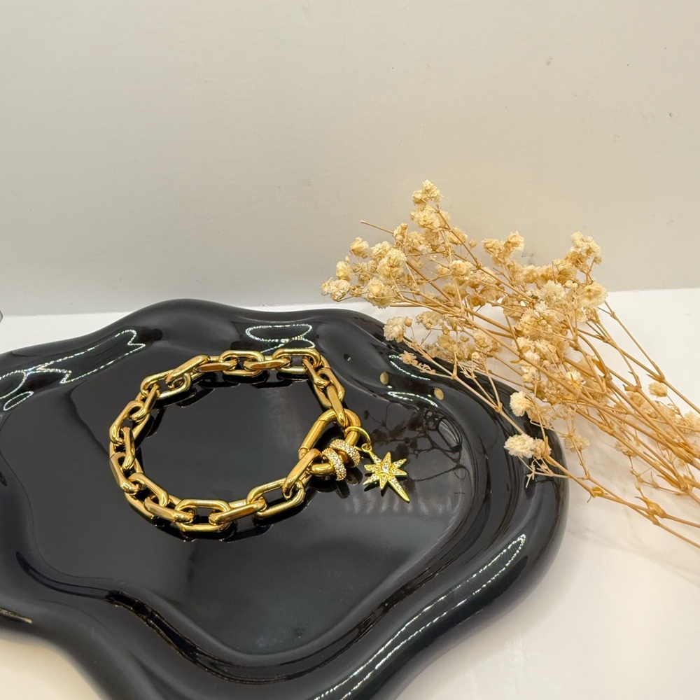NEW 18K GOLD PLATED CUSTOM BRACELET WITH STERLING SILVER CHARMS - Picture 3 of 3